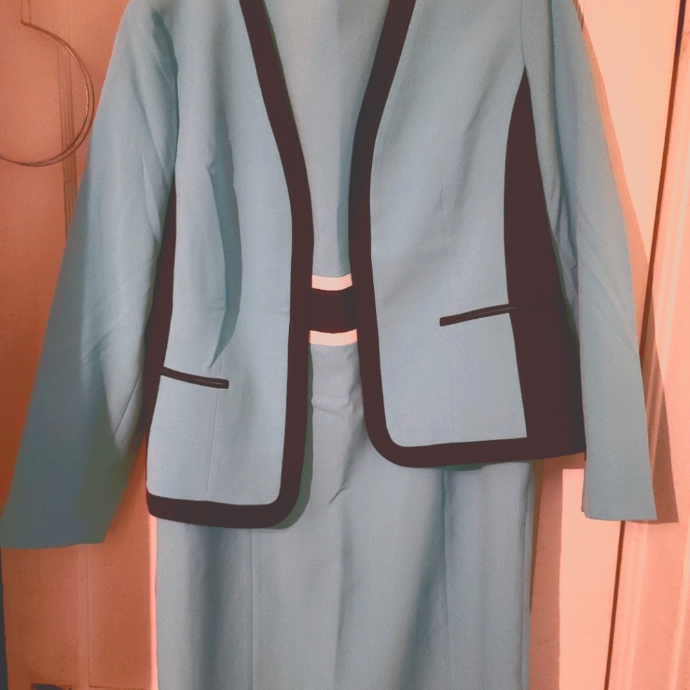 Black label by Evan Picone